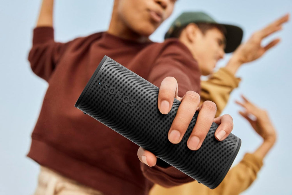 Sonos Roam 2 | Leichter, mobiler und wasserdichter Speaker mit Bluetooth, WLAN, mindestens 10 Stunden Akkulaufzeit und Voice Control für drinnen und draußen - Weiß